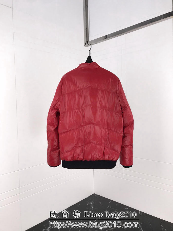 GUCCI古馳 18秋冬新款 胸口Gucci橡膠章 撞色男款羽絨服 ydi1354